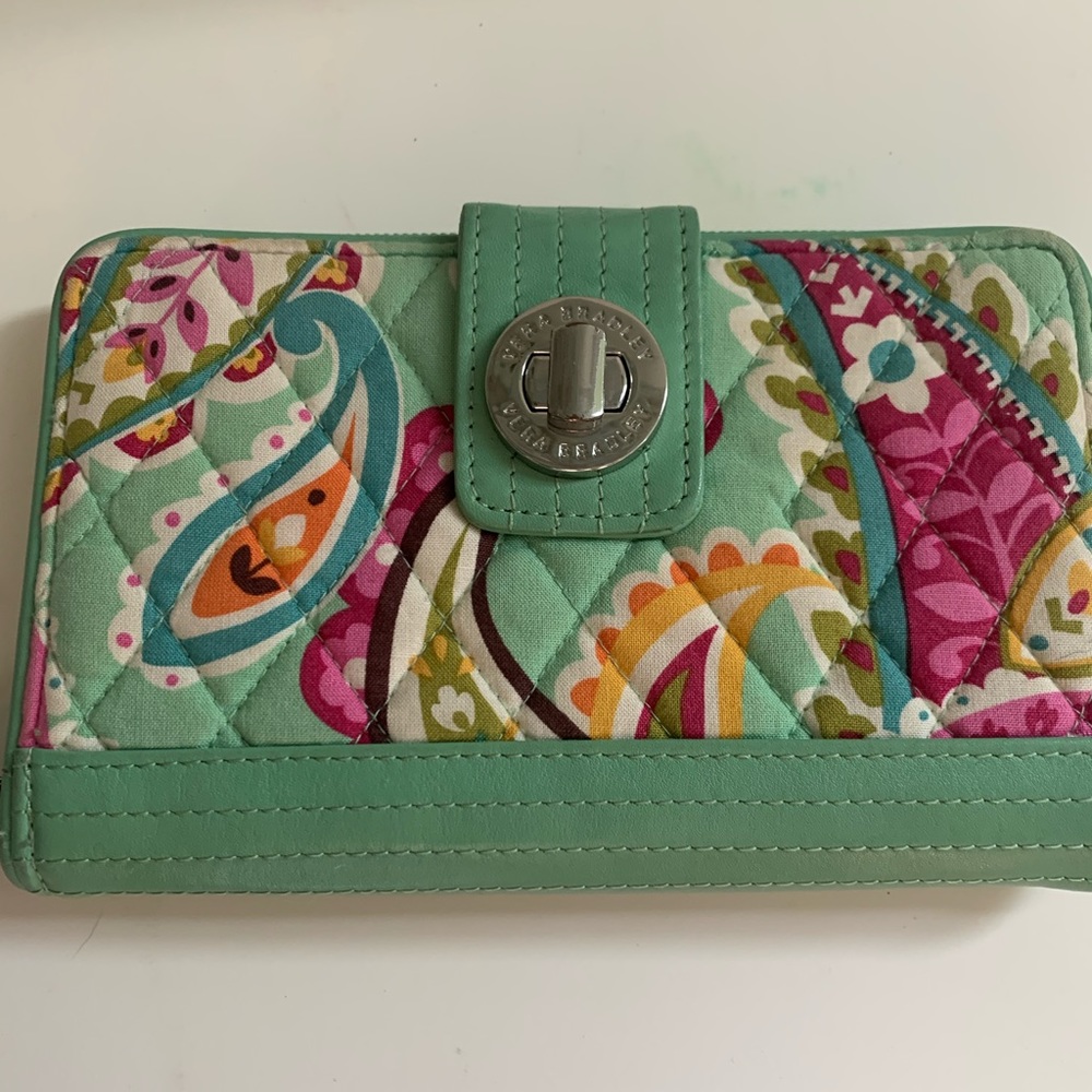 Vera Bradley Wallet in Tutti Frutti pattern